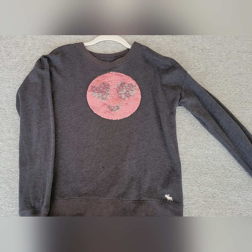 Abercrombie kids gray sweater size 13 14